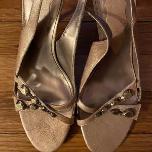 Gold tone Heeled strap shoes